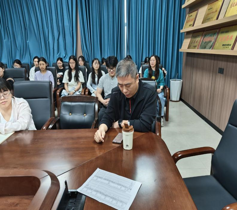 党员教师代表高勇强发言 党员教师代表高勇强发言