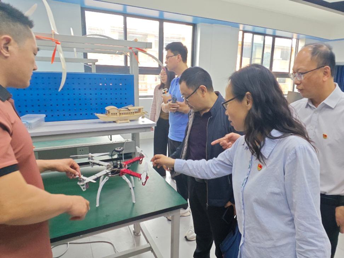 69f13fab4442605a43f9b7332950dde5