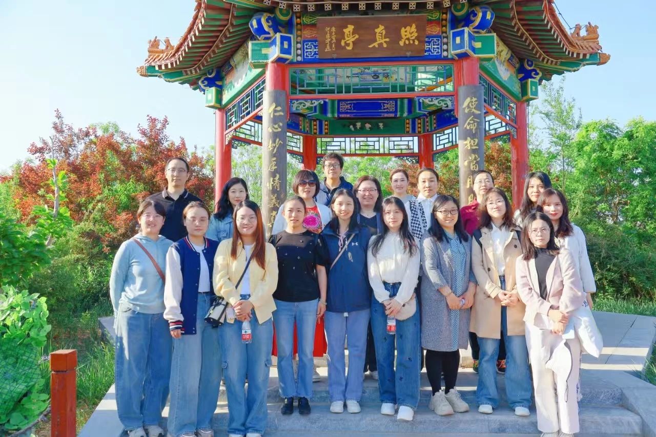 3cf12362c32341c14a02467d199556de