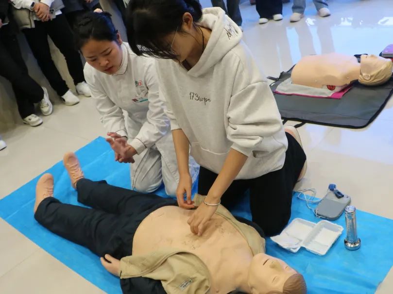学生上台体验