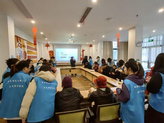 支部成员前往敬老院