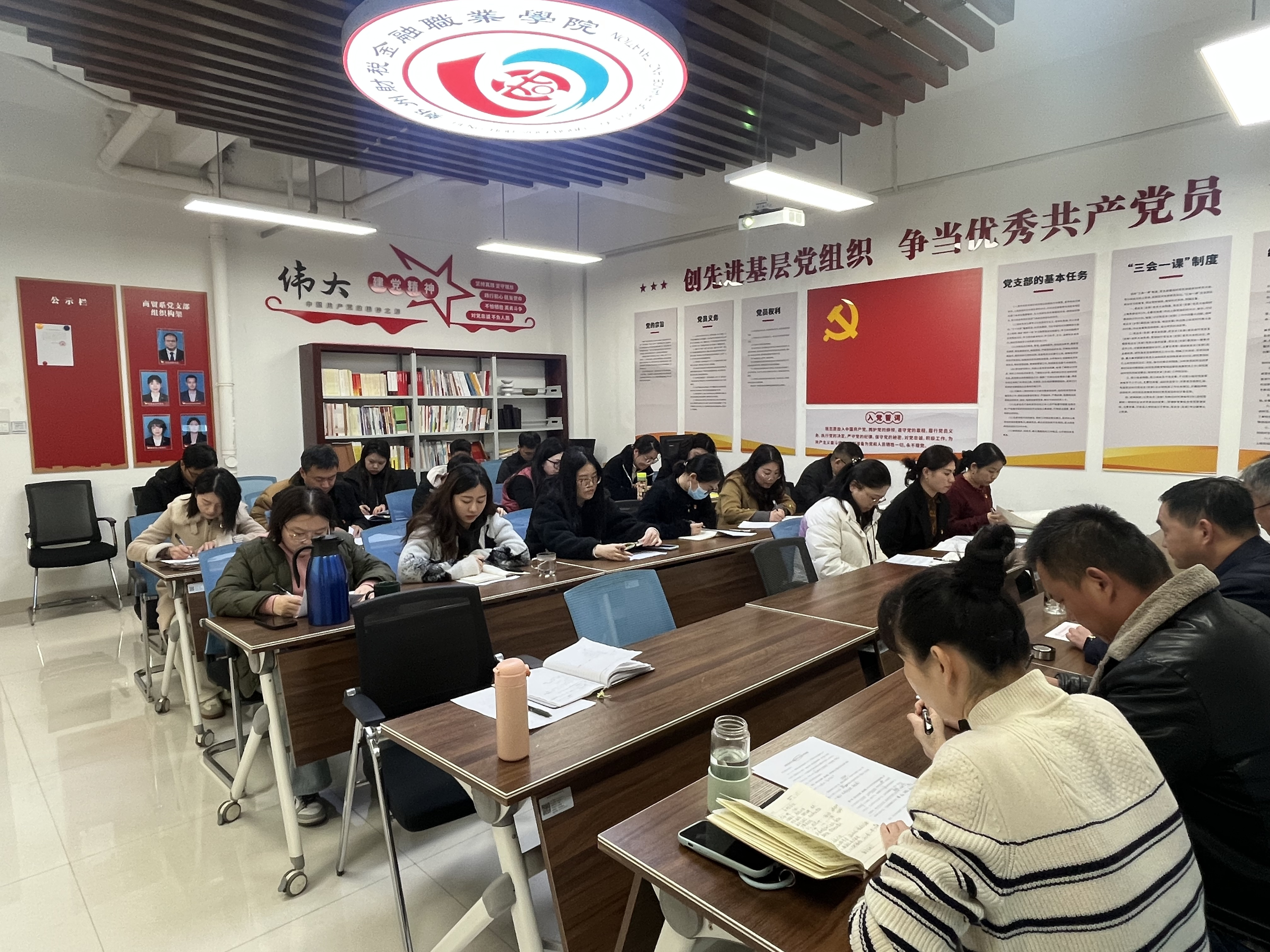 图片 2(1) 图片 2(1)