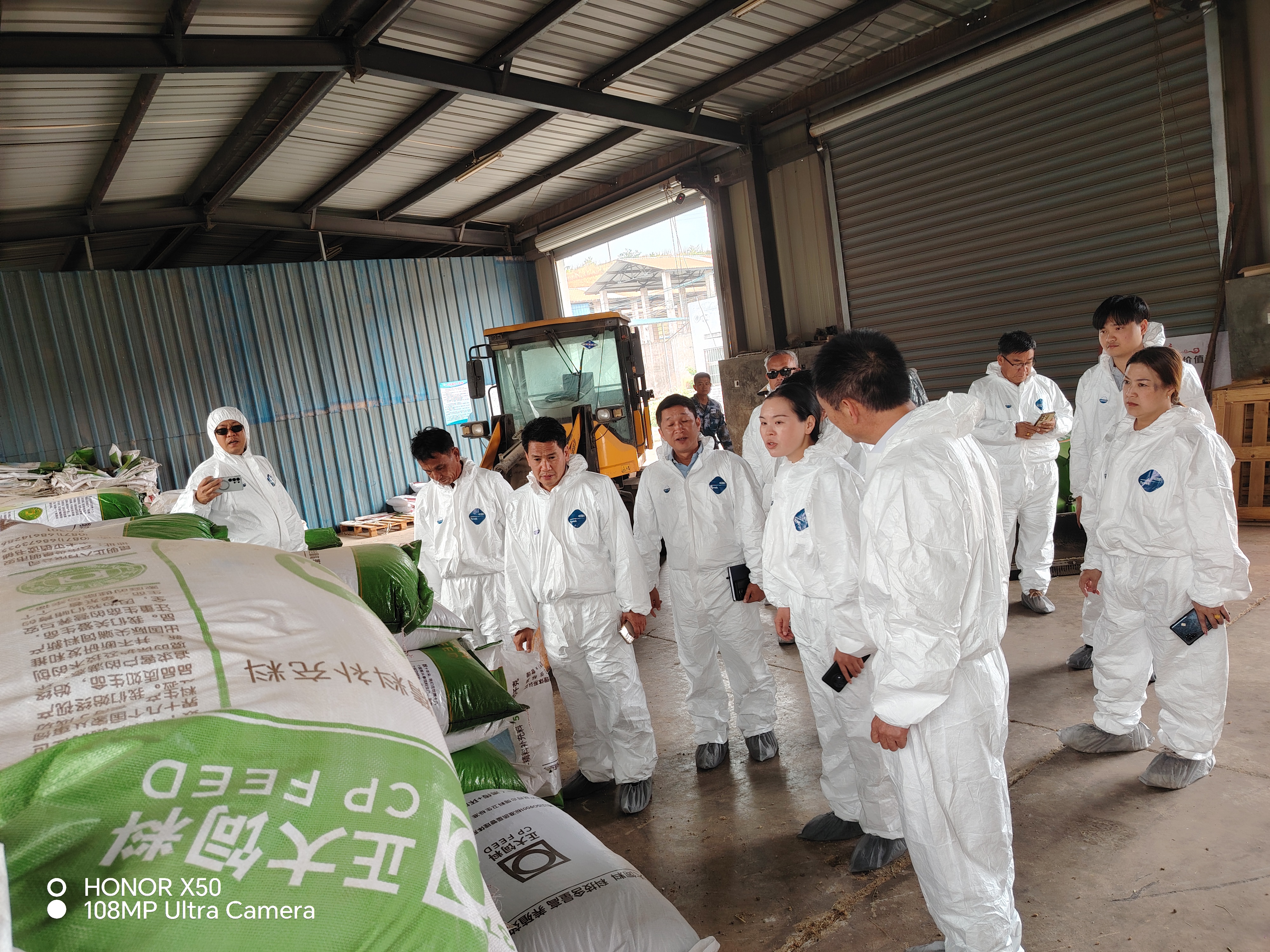 参观云南山地牧业科技示范园种牛场养殖基地（三）