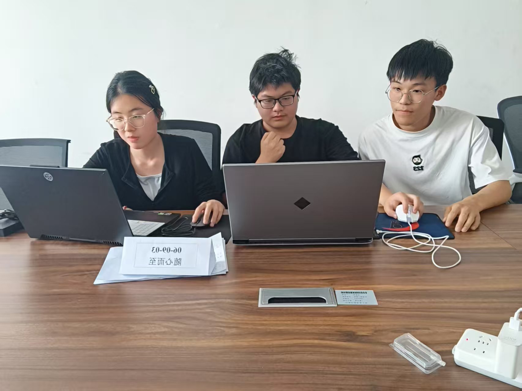 党建引领育英才，竞赛赋能谱新篇 ——信息工程学院教职工第二支部“双带头人”工作室创新实践结硕果
参加第十届全国大学生人力资源管理综合能力竞赛省级选拔赛分别以小组第二和小组第四的好成绩顺利晋级省赛