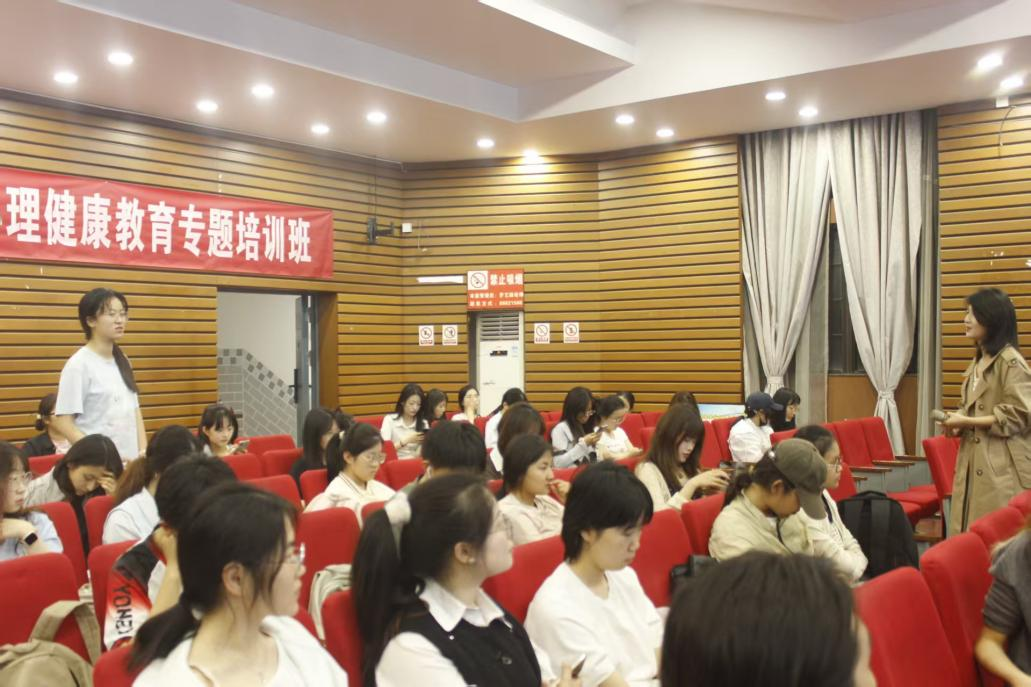 学院举办交流宣讲会