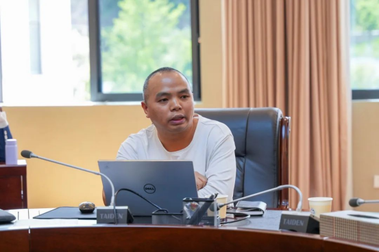 AB4333EFB94362E1EBC4C2D7DF8_CB13581F_C7B4A