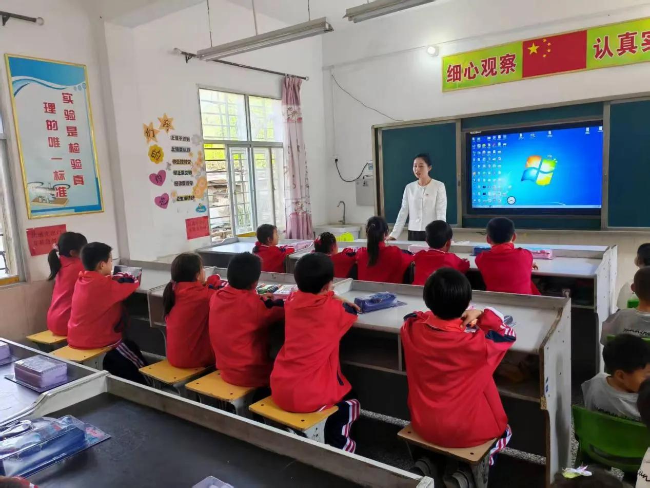 红色课堂育童心