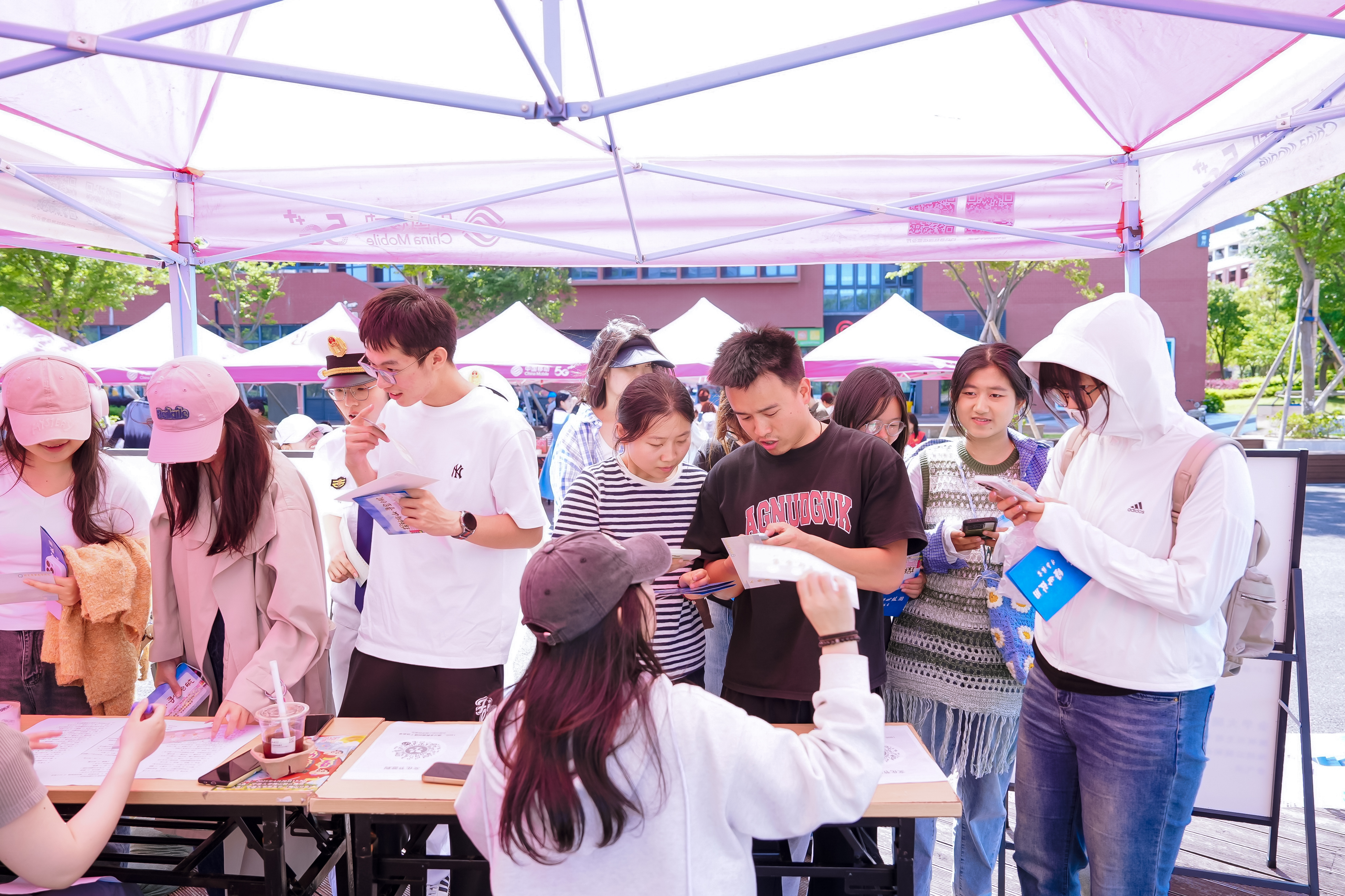 “食”尚智趣游戏互动体验区 “食”尚智趣游戏互动体验区