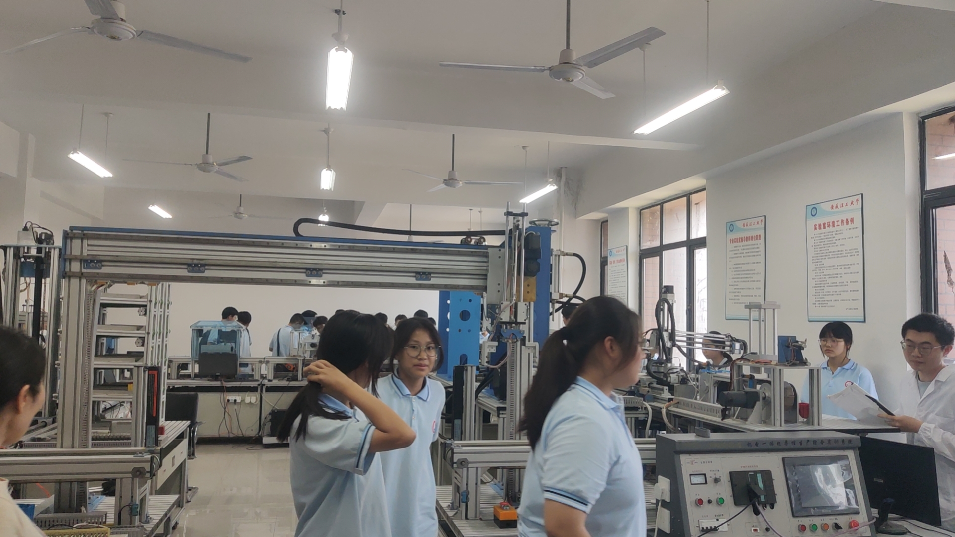 bd2874e240300356cf728ddffb8bf2e