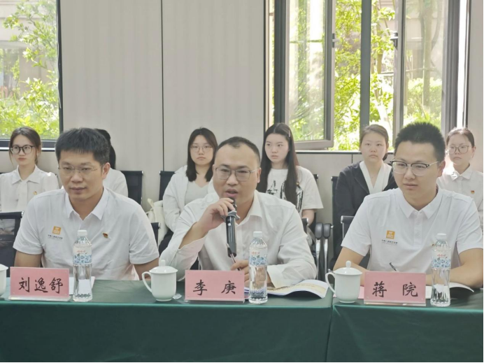 图2 介绍中建八局投资发展公司重庆合川项目部