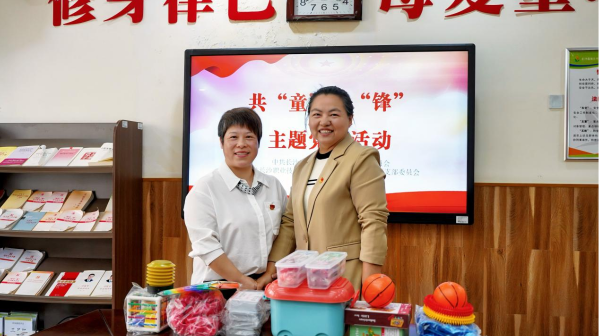 薪火相传——长沙职院学前教师党支部赴幼儿园开展共“童”追“锋”主题党日活动