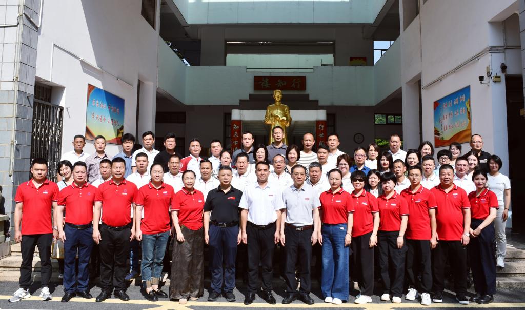 主题联学师生合影 主题联学师生合影