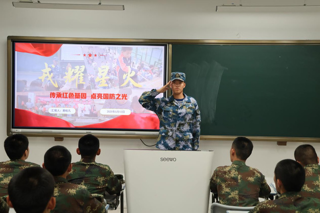黄皓凡宣讲现场:使命担当点燃报国热血 黄皓凡宣讲现场:使命担当点燃报国热血