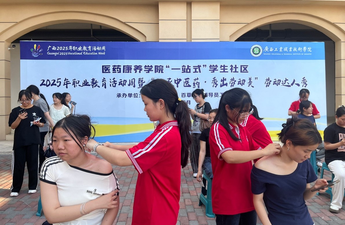 373214815f3746eaacb39eb6aca44a31