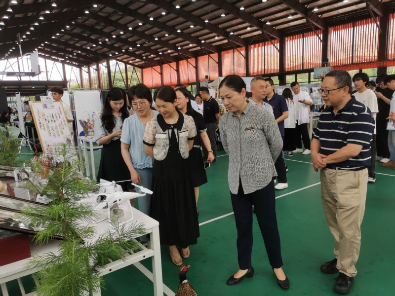 7a242d86-6c53-49f6-8c8c-7a83662714fb 7a242d86-6c53-49f6-8c8c-7a83662714fb