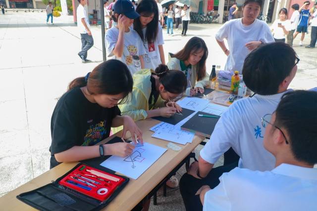 刮画工程零件图体验现场