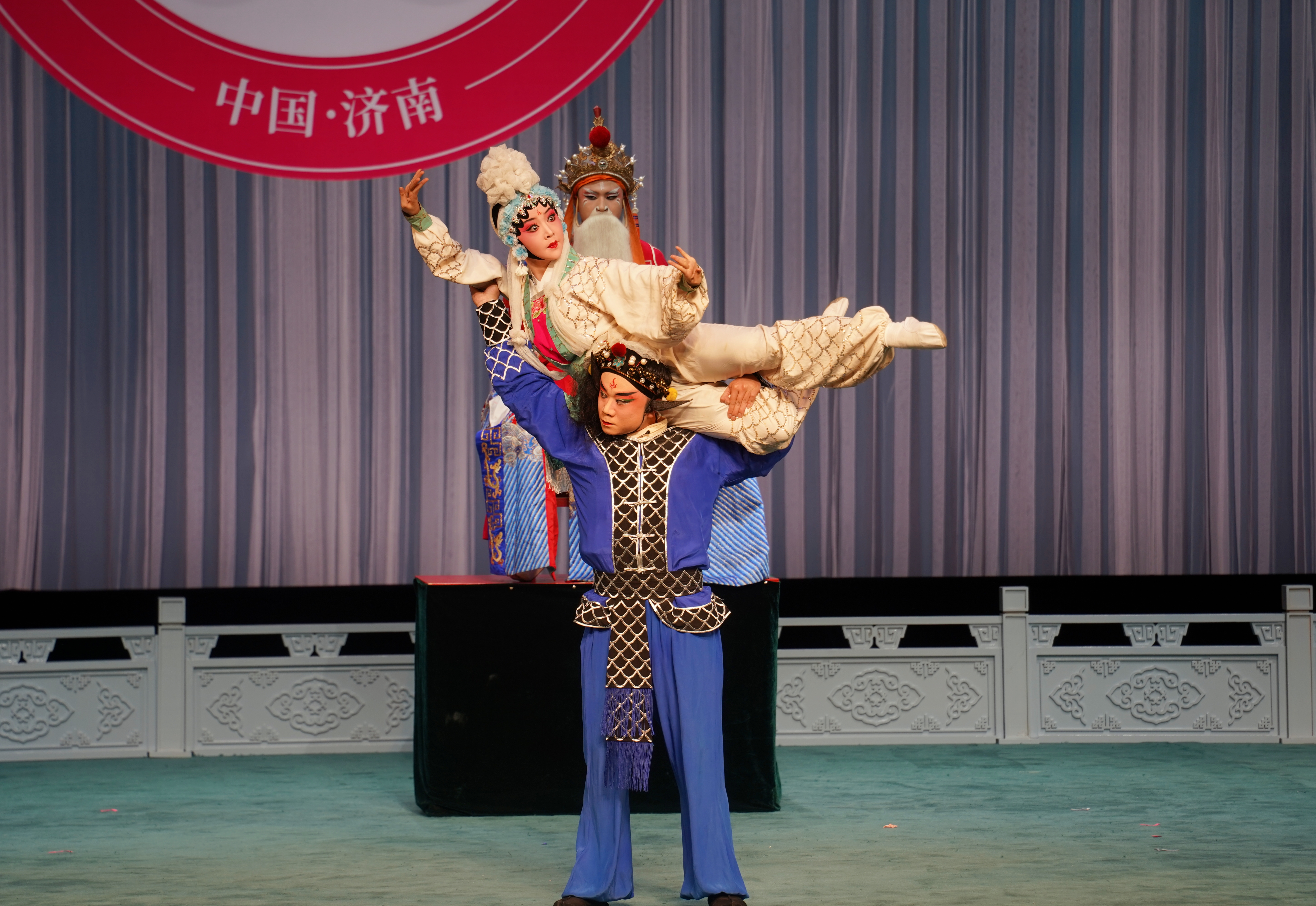 19c5c34f42ed48f1010c1e38bd850ef