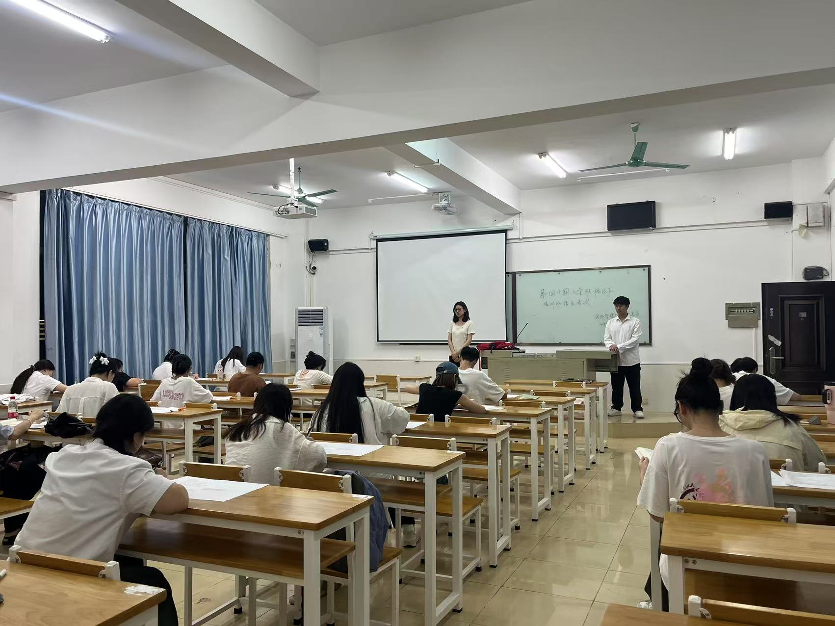 第四十期入党积极分子培训班结课考试。