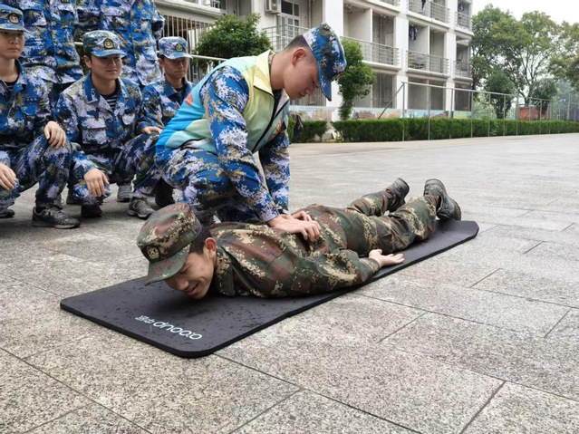 推拿展示现场 推拿展示现场