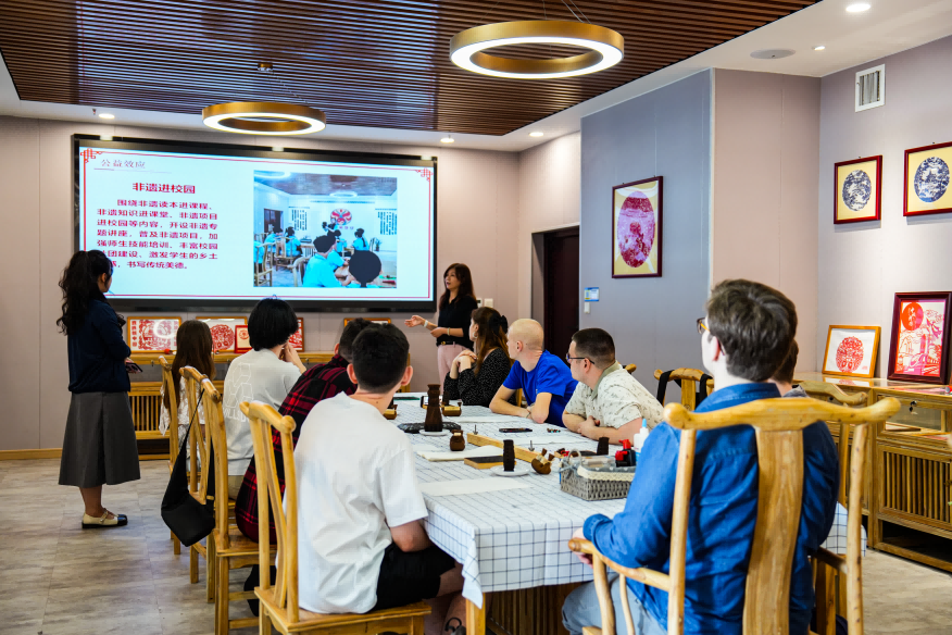 1a6f8ee4-6928-43ac-b775-4d9e031dc1ea 1a6f8ee4-6928-43ac-b775-4d9e031dc1ea