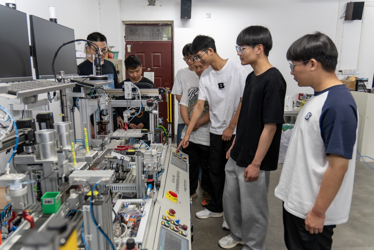 24553b3f-2885-4da9-b098-5df28280b195 24553b3f-2885-4da9-b098-5df28280b195