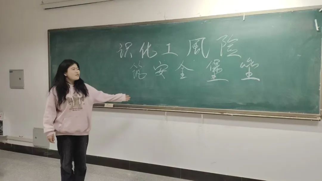 d8f7bd55-2b5a-482a-a2f7-e6b36b462881 d8f7bd55-2b5a-482a-a2f7-e6b36b462881