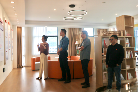 8e37fd51019bf9dde3a97d4cd32daac