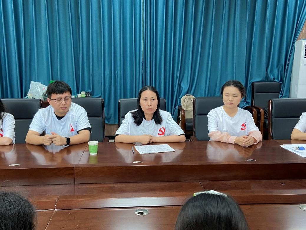 护理学院院长李忠玉作总结讲话 护理学院院长李忠玉作总结讲话