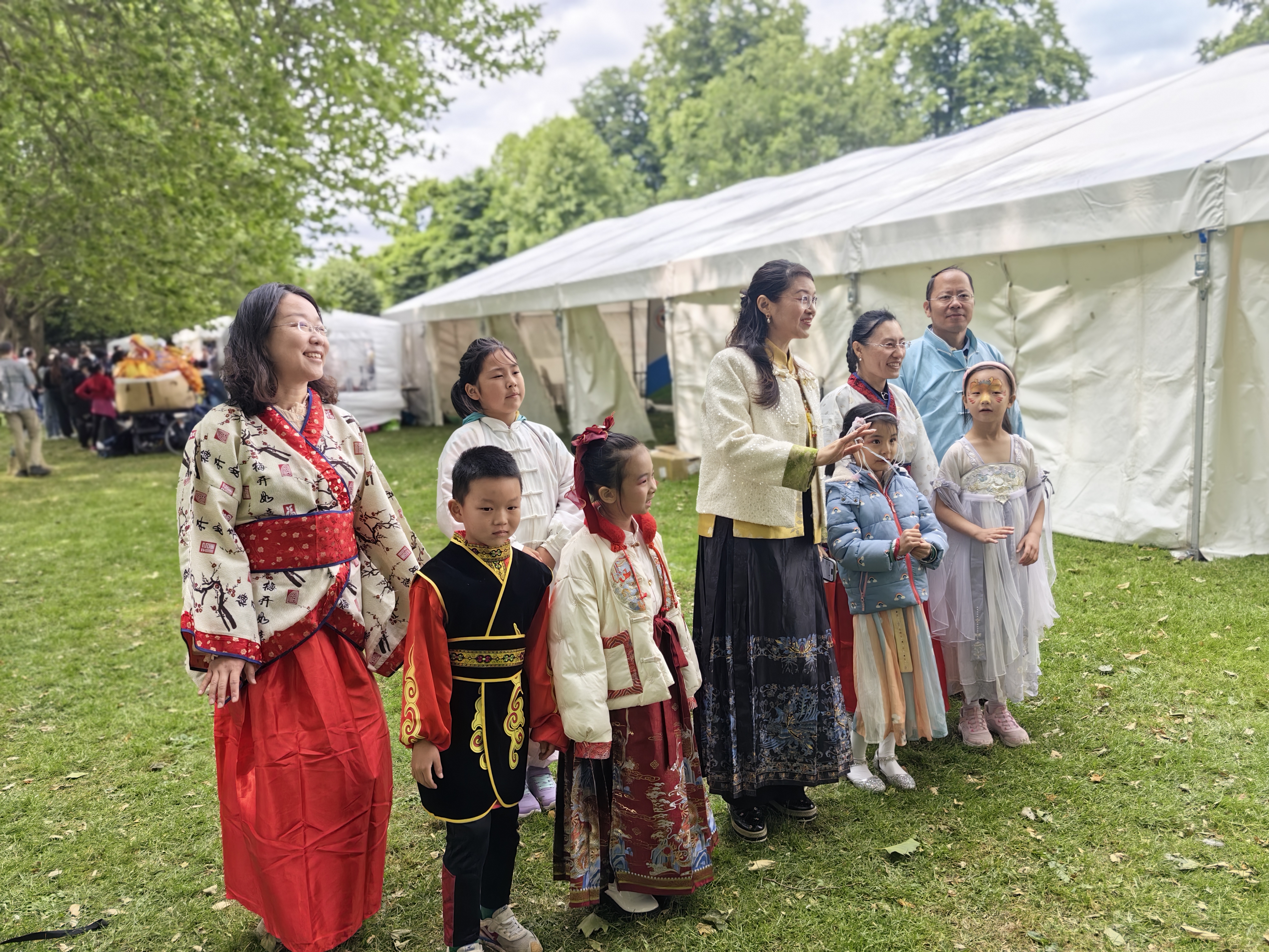 p5=组织剑桥中华学校学生参加文化表演，将中华文化有效融入