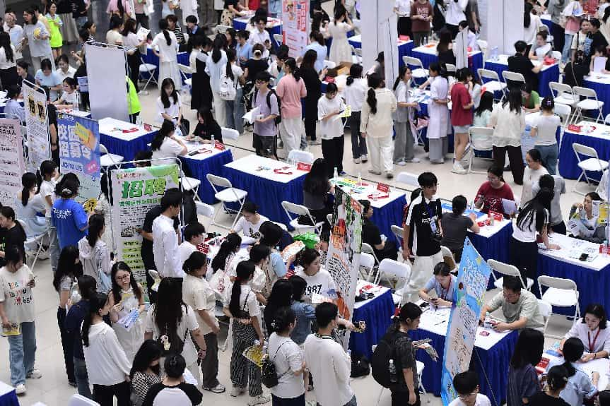 “携手共进，筑梦未来”——护理学院组织毕业生参加2025届毕业生夏季专场双选会