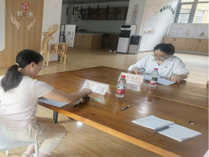 图为：签约仪式现场