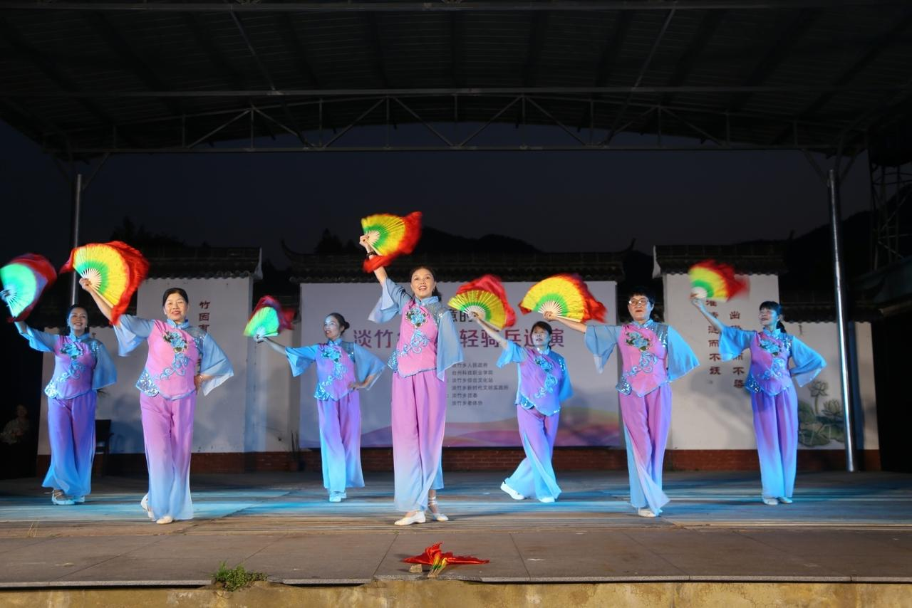 群舞《梅花赋》