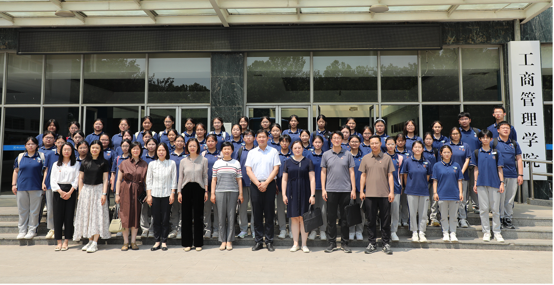 参观交流合影 参观交流合影