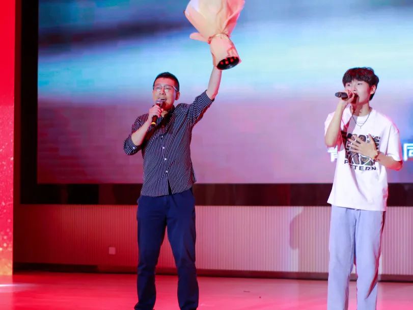 歌曲串烧《爱与成长》
