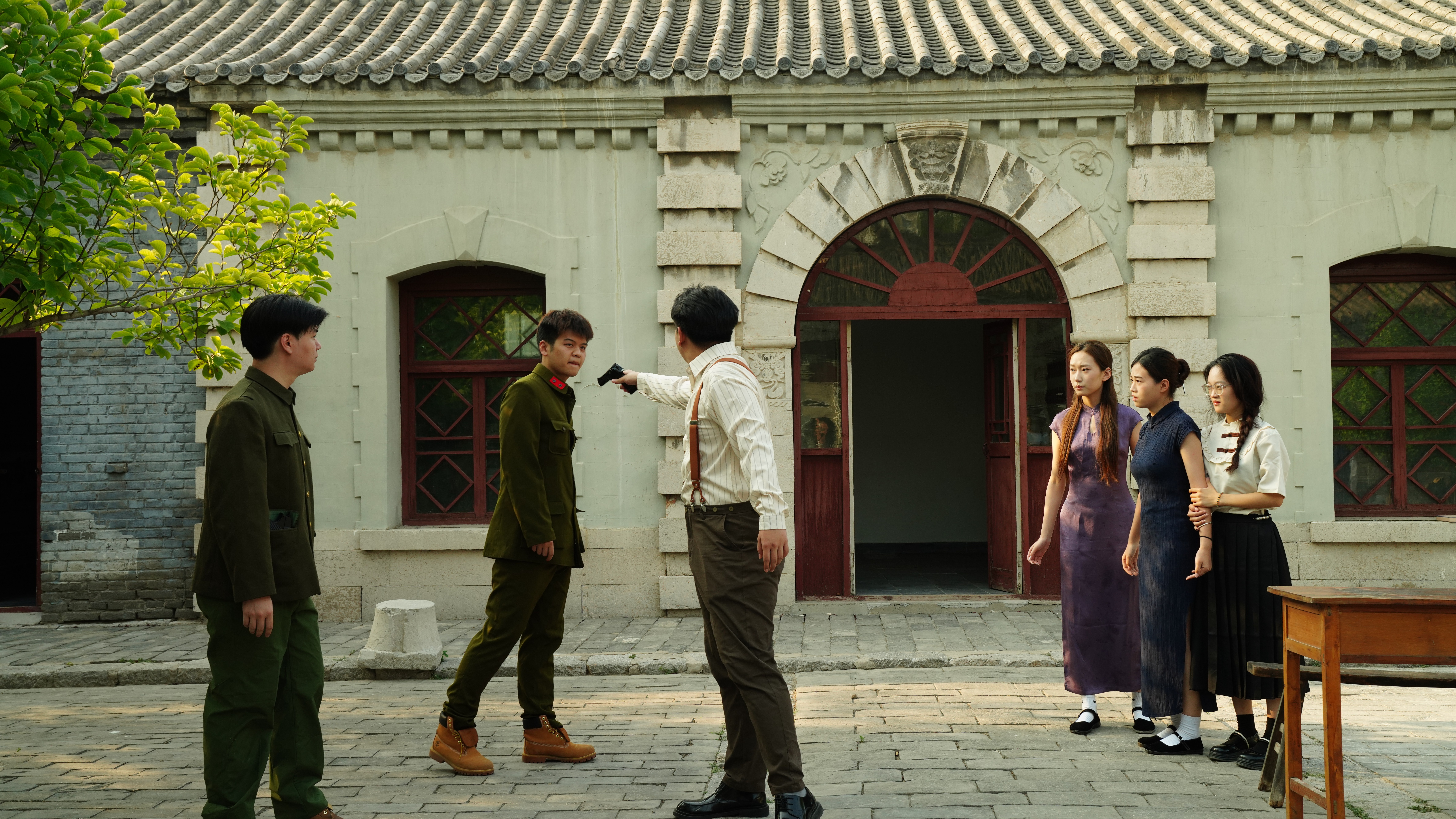 8.《载明天的人》(1)