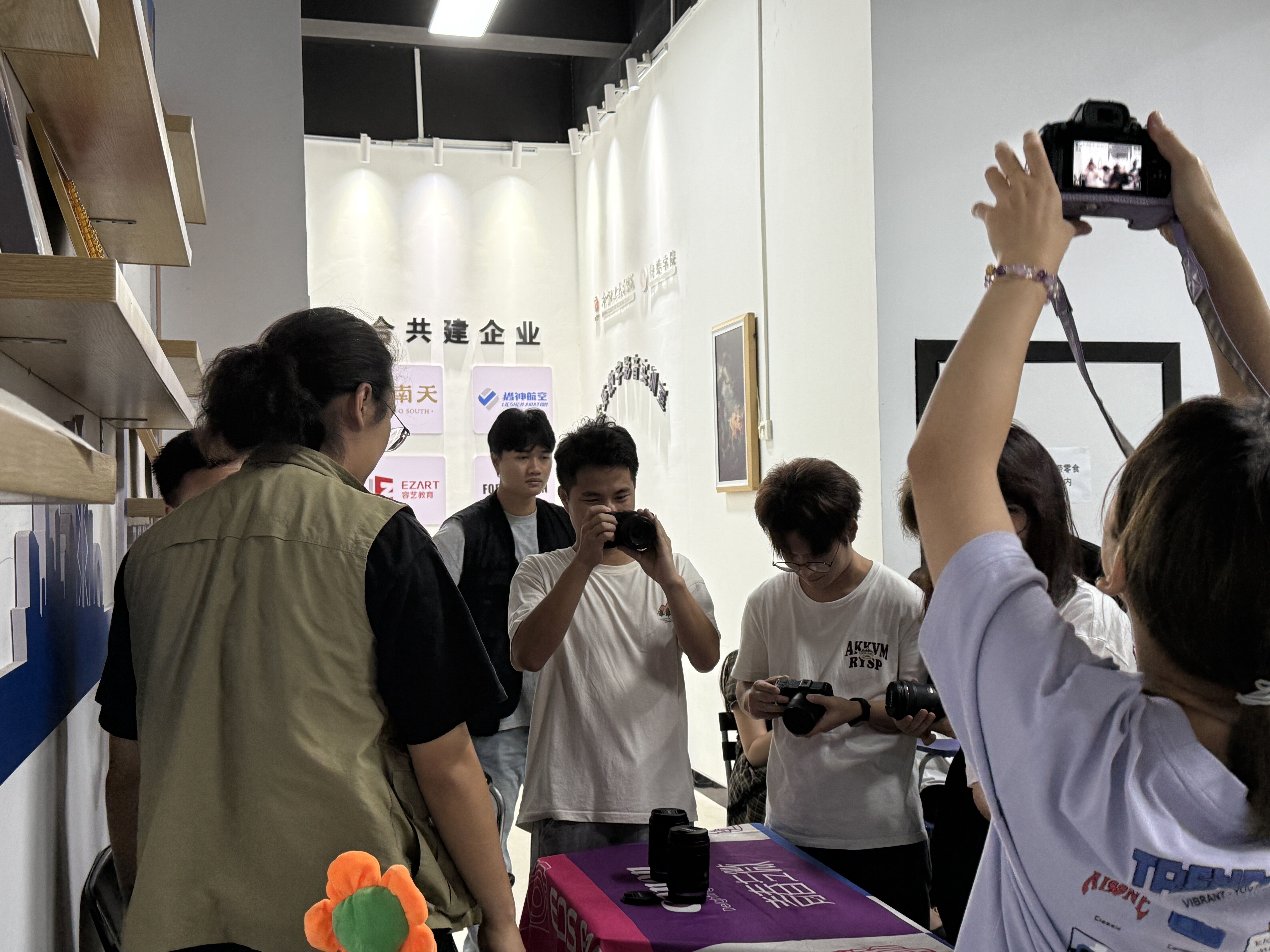 联合君人庆摄影俱乐部开展摄影技能培训5