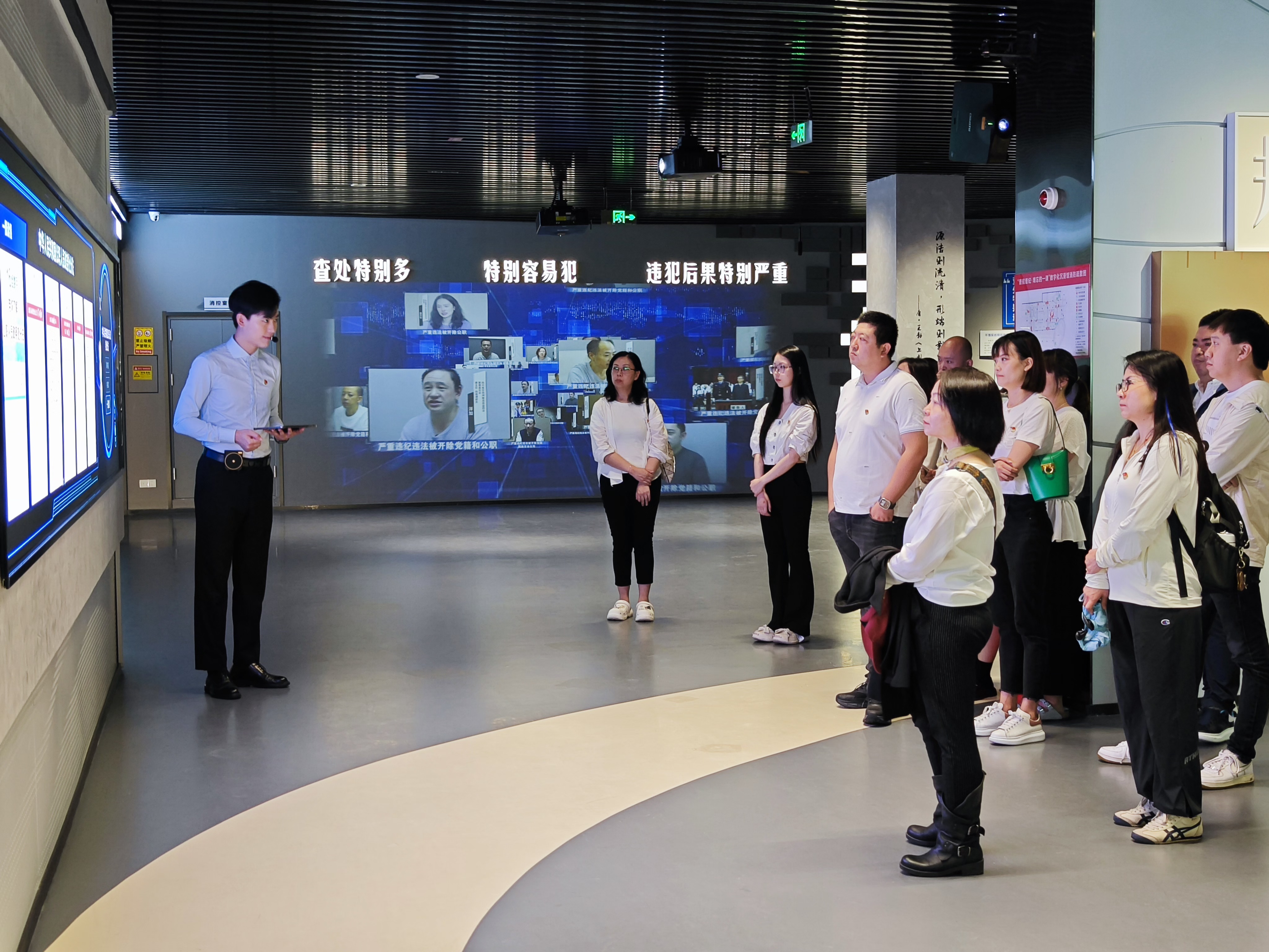 d743864174fef17ddeb549ef53ab6c18