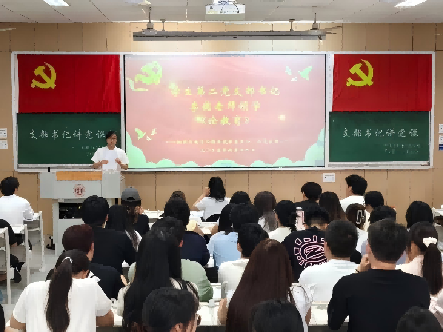 图为：李懿老师领学(1)