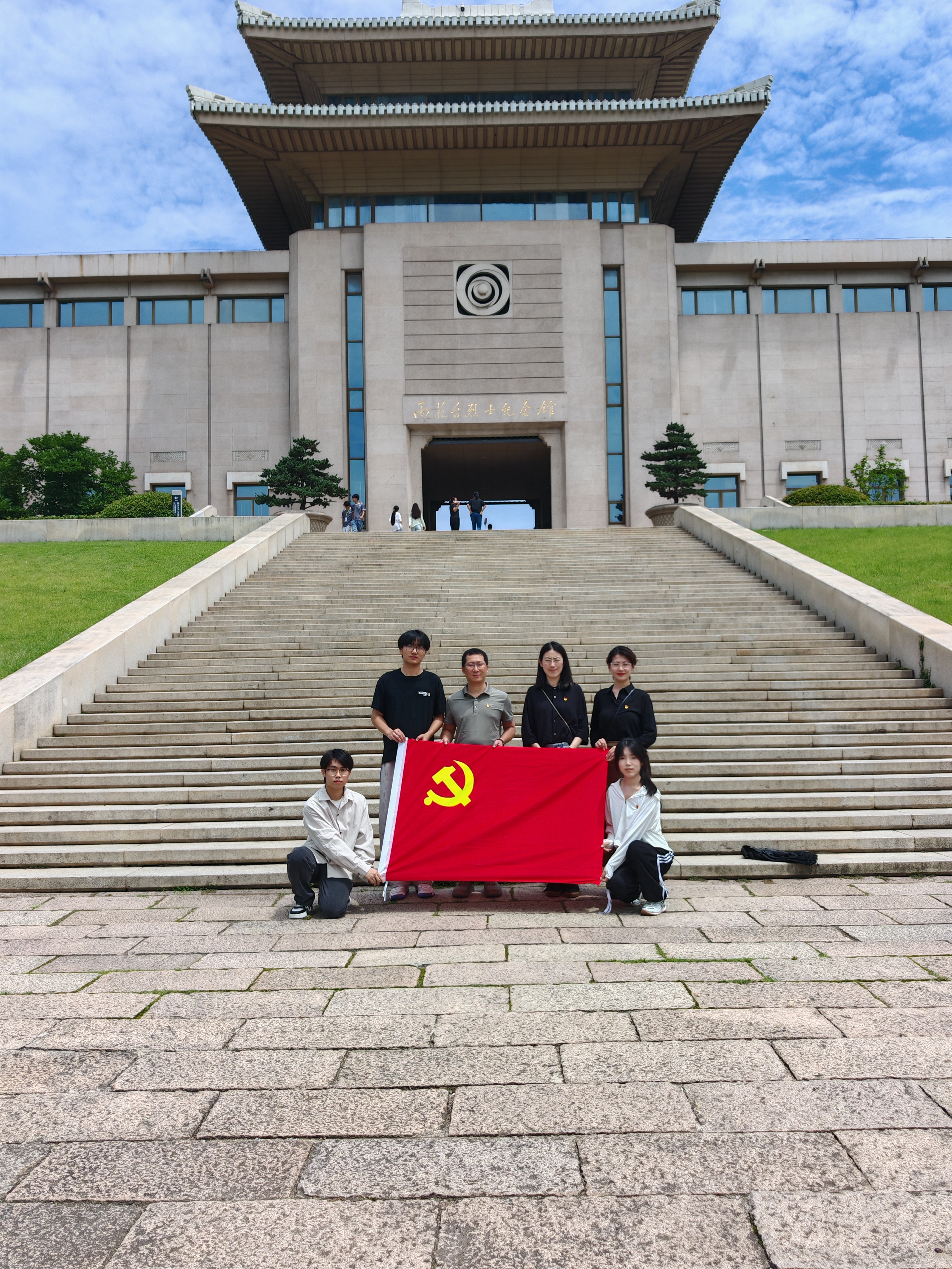 B990B00D3E324716D87596677808BEC9