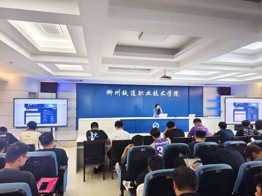 上汽通用五菱股份有限公司宣讲会现场 上汽通用五菱股份有限公司宣讲会现场