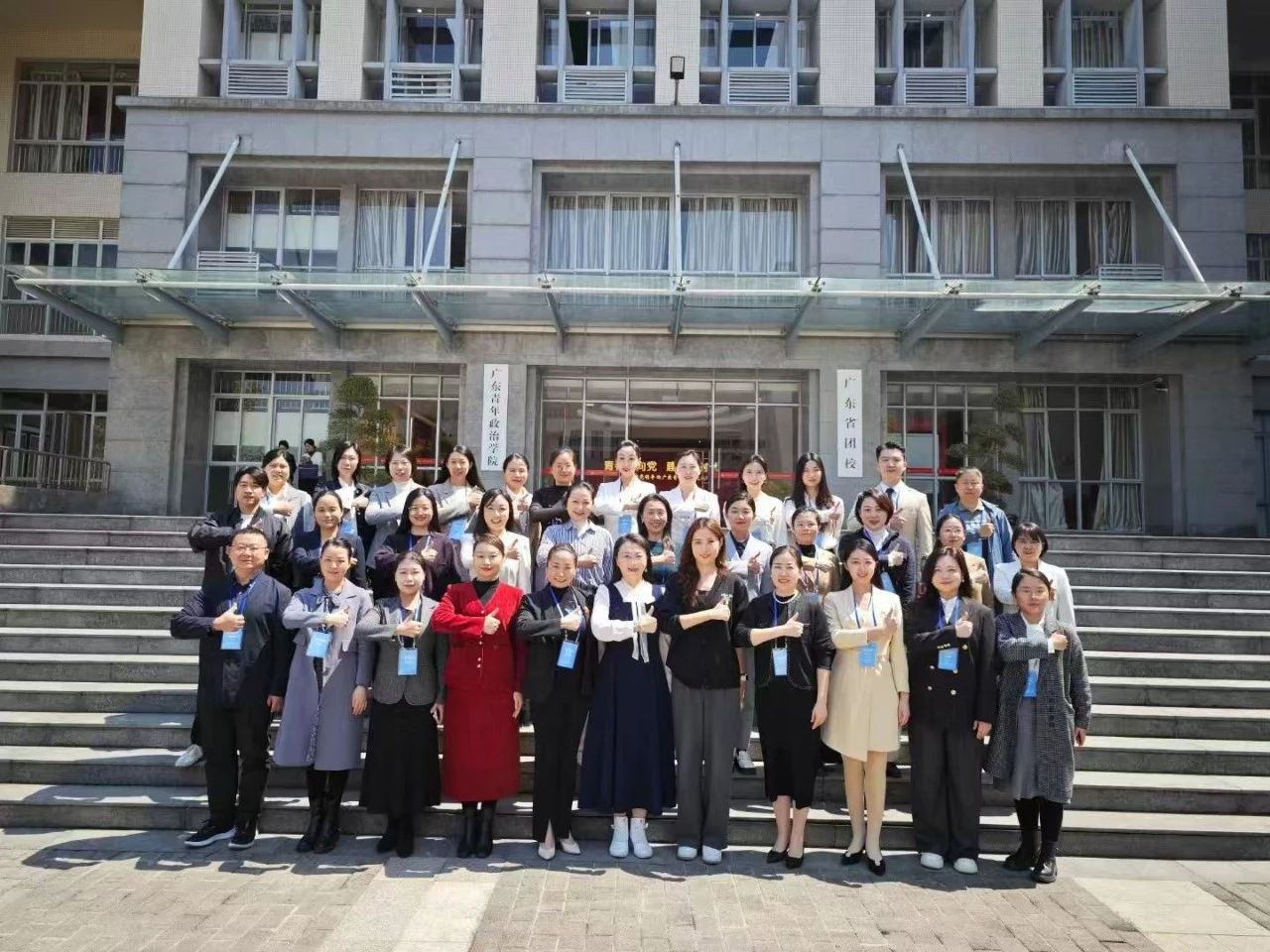 本届志愿者培训师资队伍合影