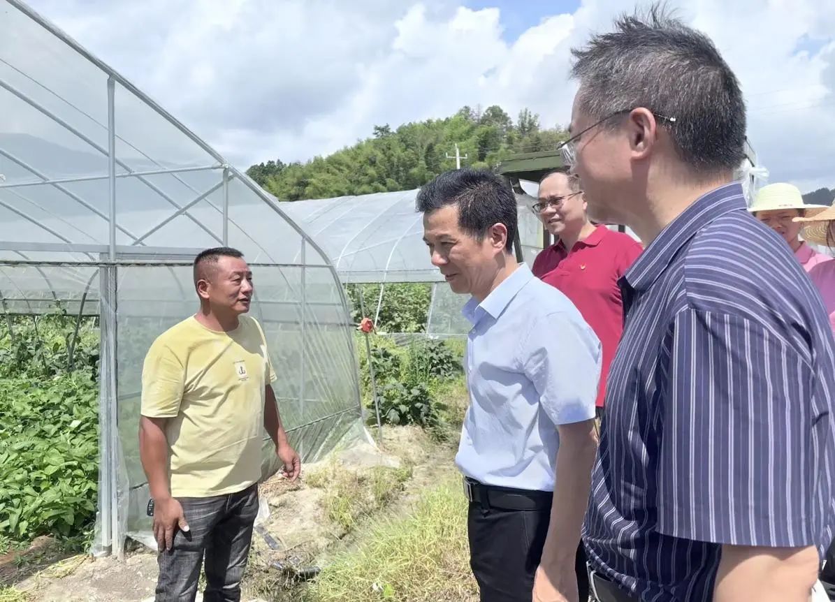 护理学院“三下乡”：田间地头书写青春担当