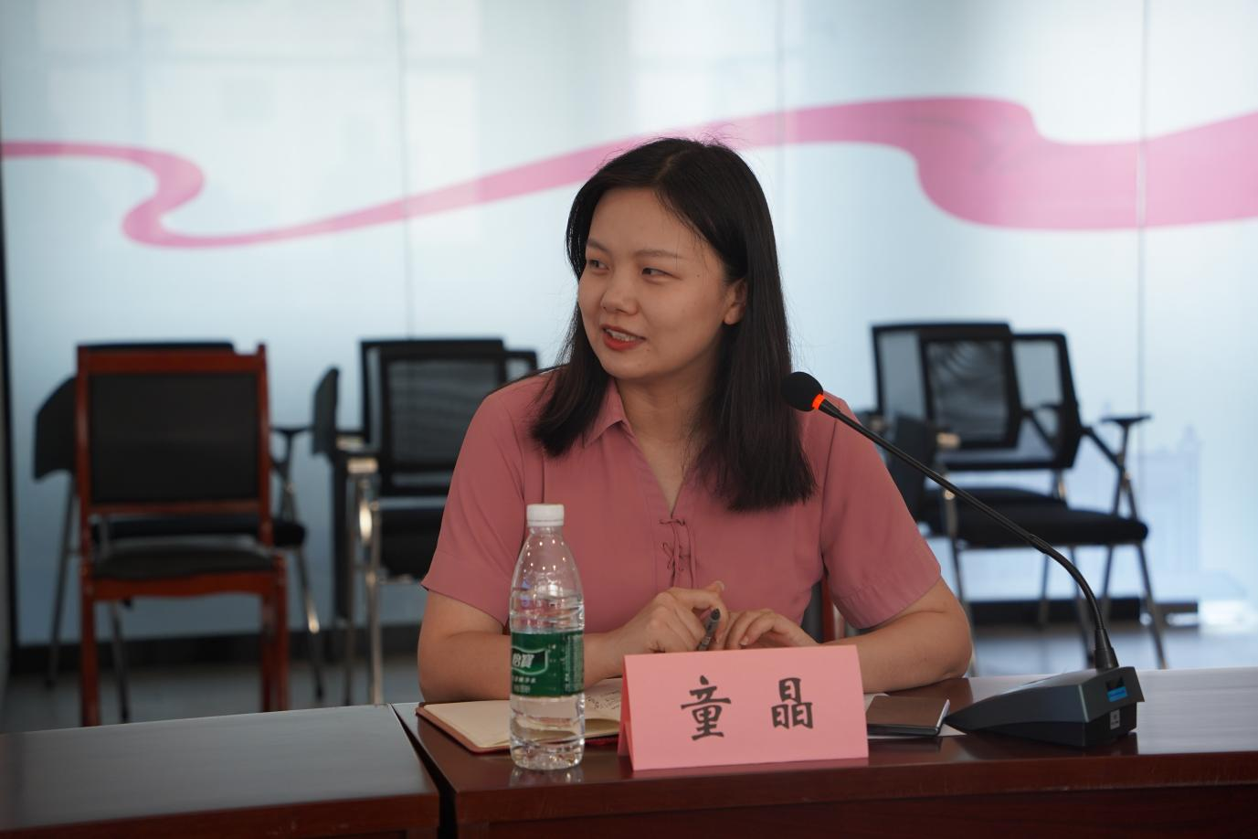 共青团新洲区委办公室主任童晶讲话