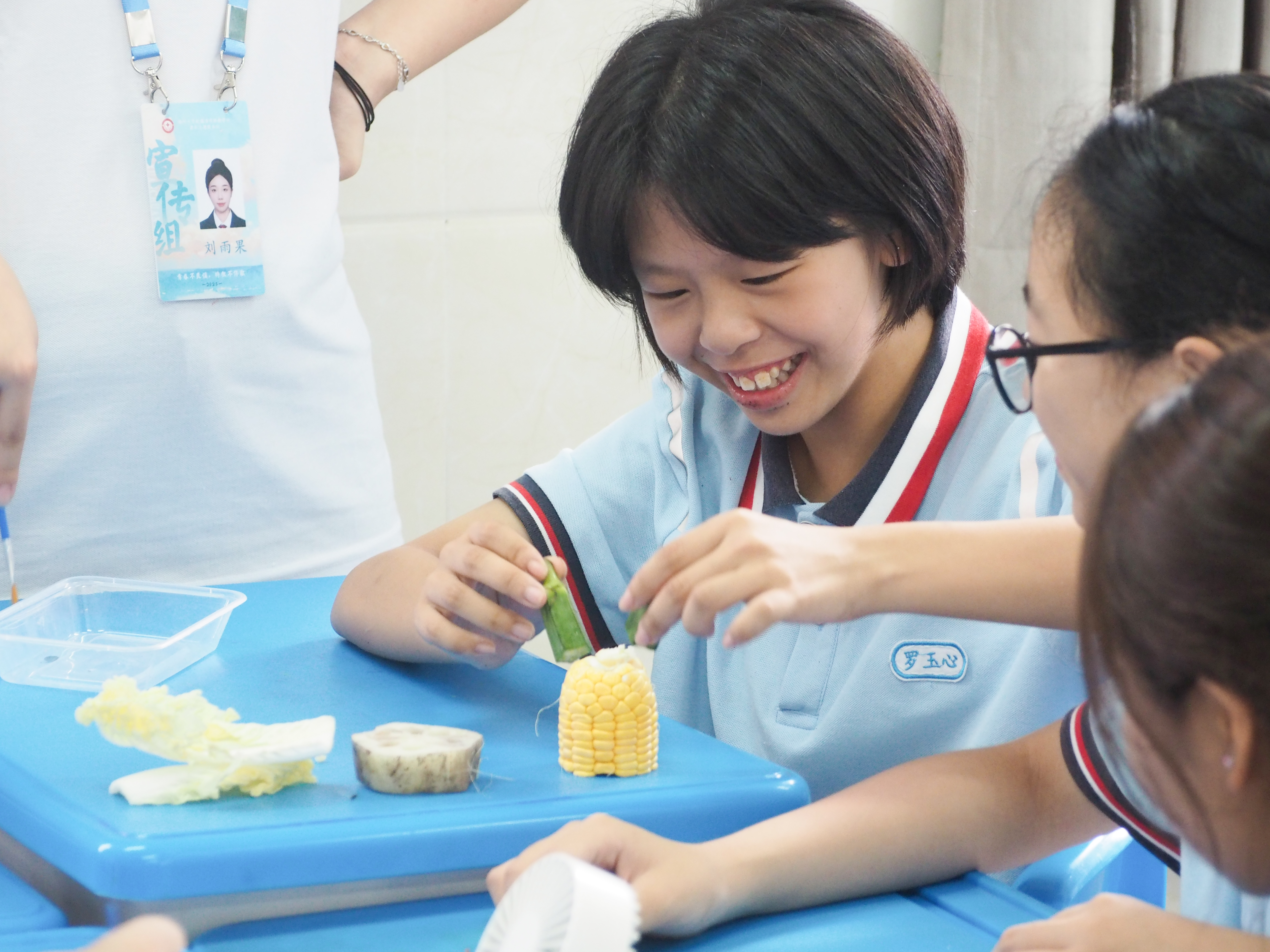 04小朋友在独自创作 04小朋友在独自创作