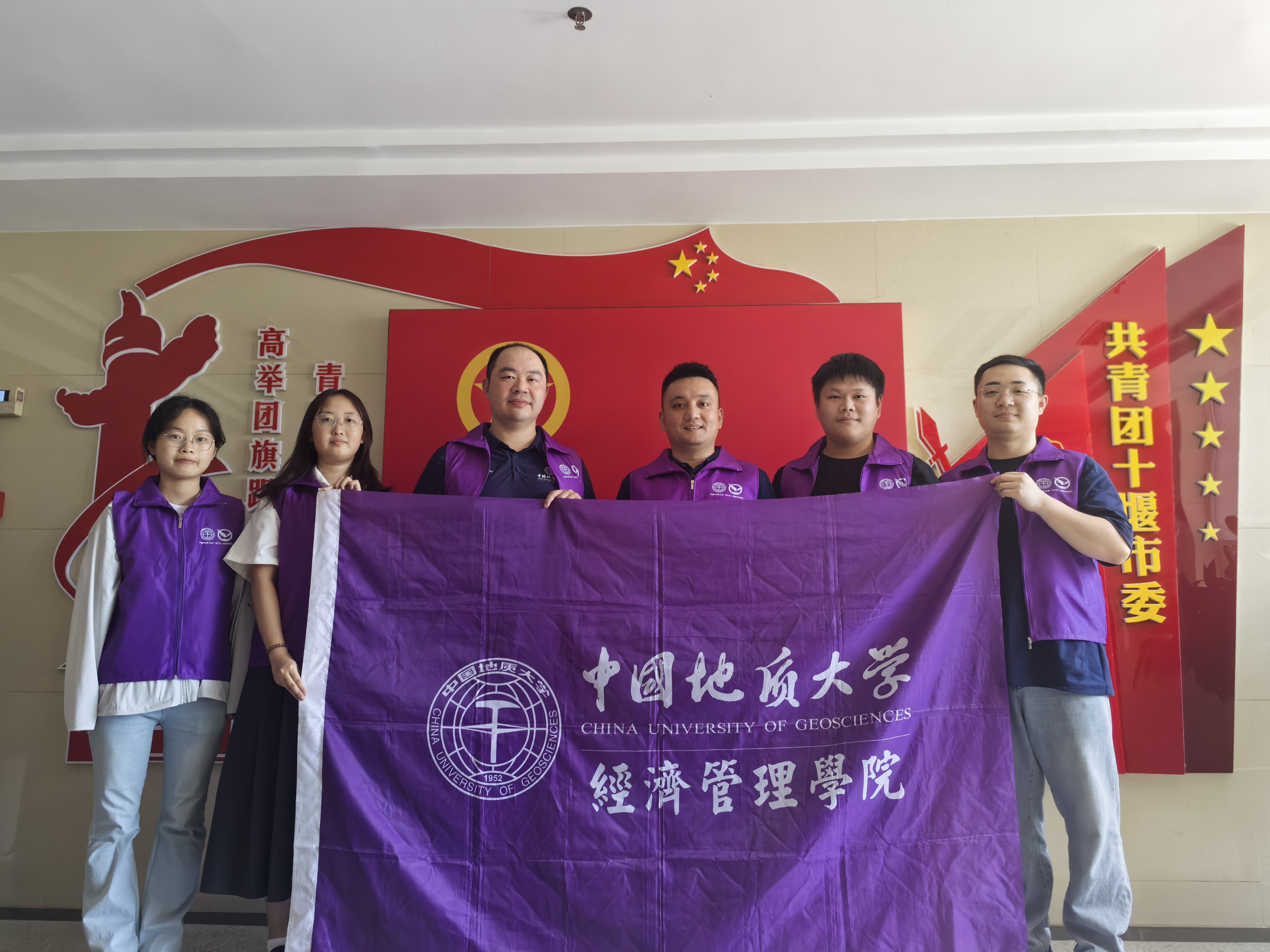 1.实践队在十堰团市委
