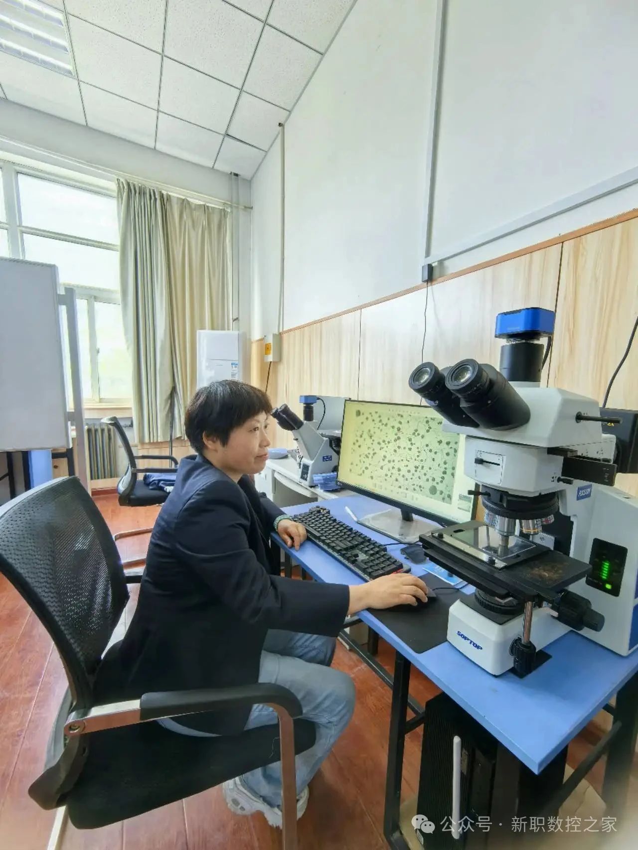 以赛促教展风采，爱岗敬业铸师魂--路玮琳老师