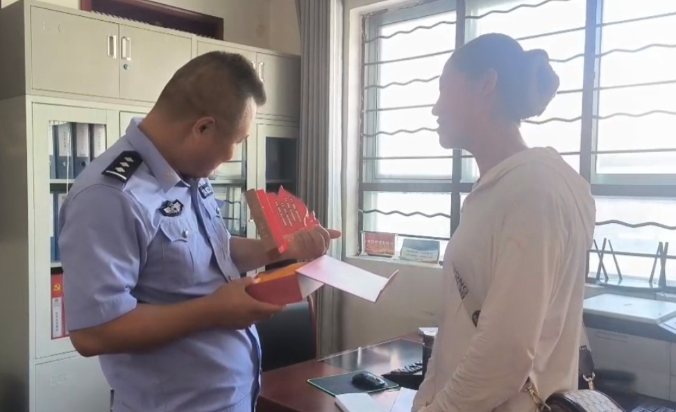 Screenshot_20250716_220631_com_tencent_mm_LauncherUI_edit_25298352356754