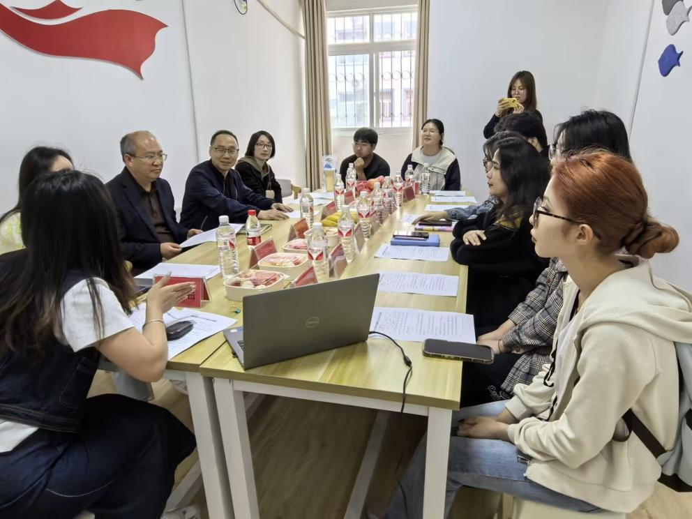 座谈会现场 座谈会现场