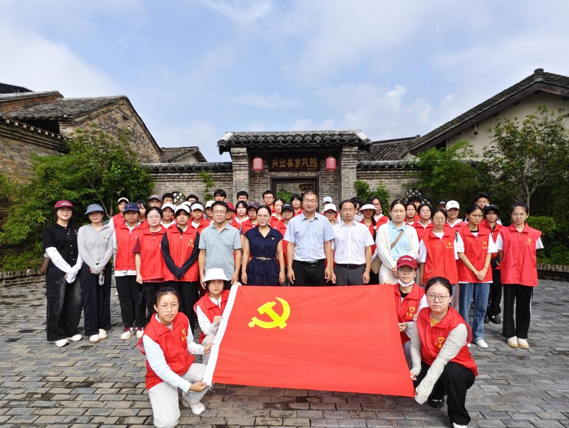 全体人员合影留念