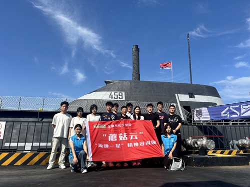 “蘑菇云”两弹一星精神宣讲团在东方影都国防研学基地开展爱国主义教育活动 “蘑菇云”两弹一星精神宣讲团在东方影都国防研学基地开展爱国主义教育活动